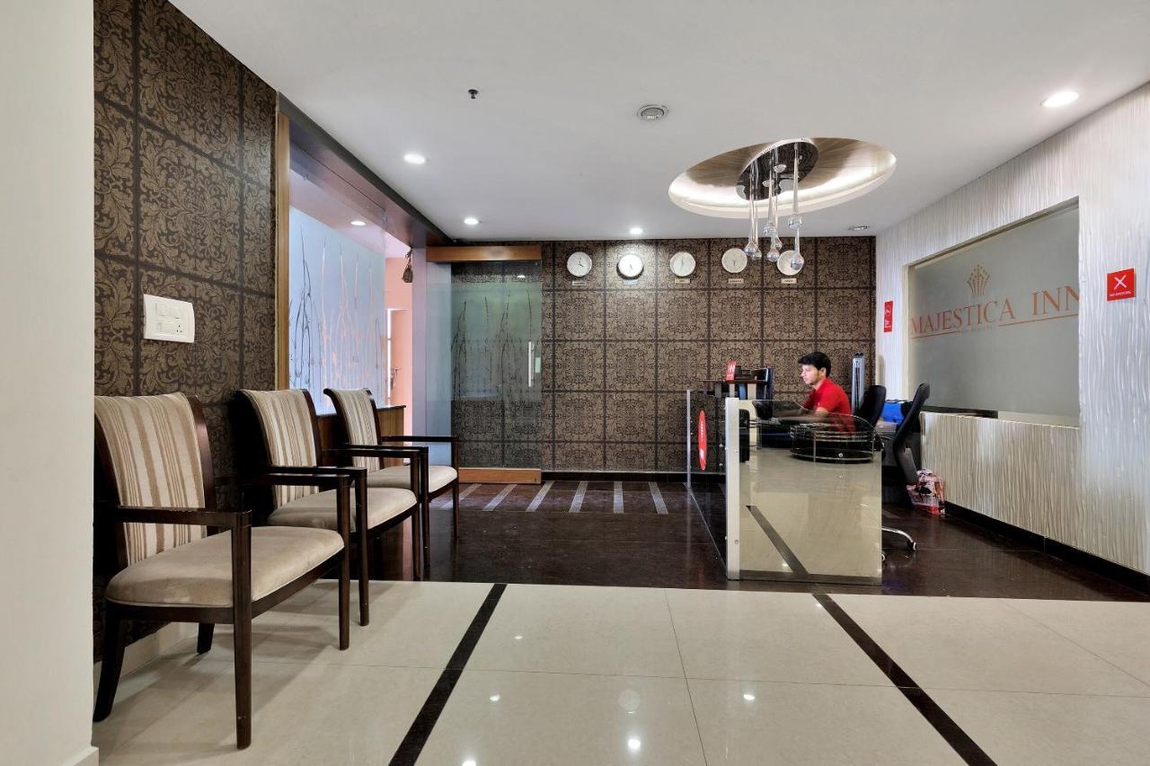 Capital O Rudra Grand Near Kondapur X Road Hotel Bagian luar foto